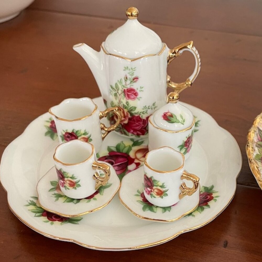 Royal Albert Old Country Roses Mini Tea Set Porcelain Creamer Sugar Teapot 10 Pc